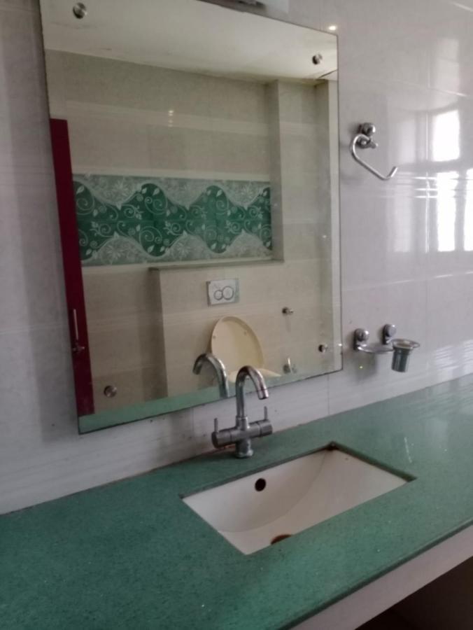 Hotel Chandrawali By Wb Inn Ballia Eksteriør billede