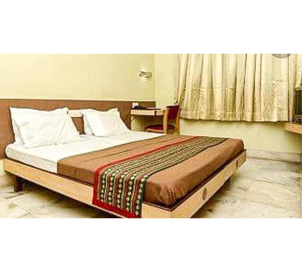 Hotel Chandrawali By Wb Inn Ballia Eksteriør billede