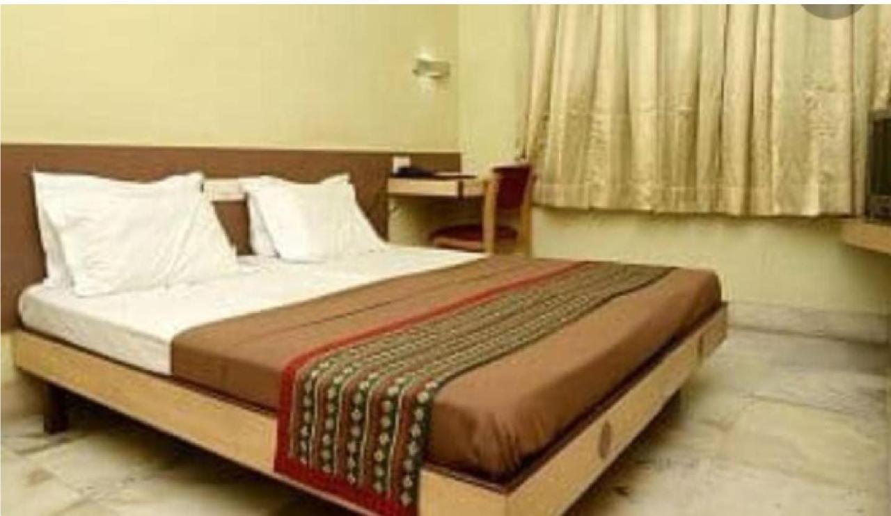 Hotel Chandrawali By Wb Inn Ballia Eksteriør billede